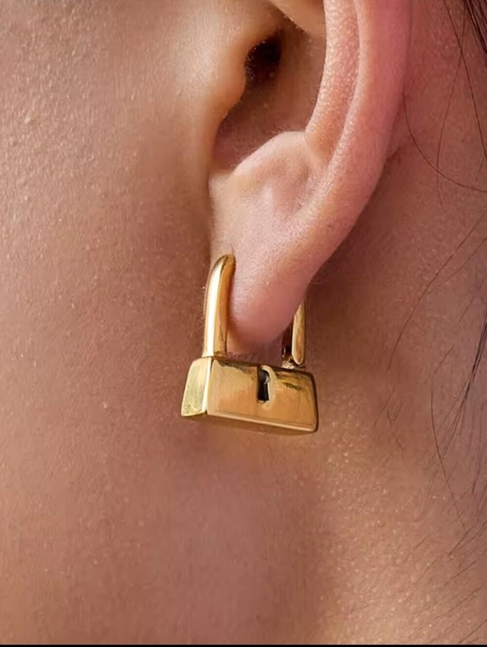 New! 18k Gold Padlock Hoop Earrings Lock – Gold Pkated (2005) NWOT